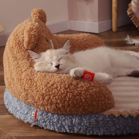 Cozy Winter Cat Nest Bed for Ultimate Feline Comfort