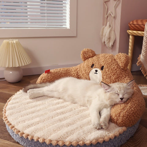 Cozy Winter Cat Nest Bed for Ultimate Feline Comfort